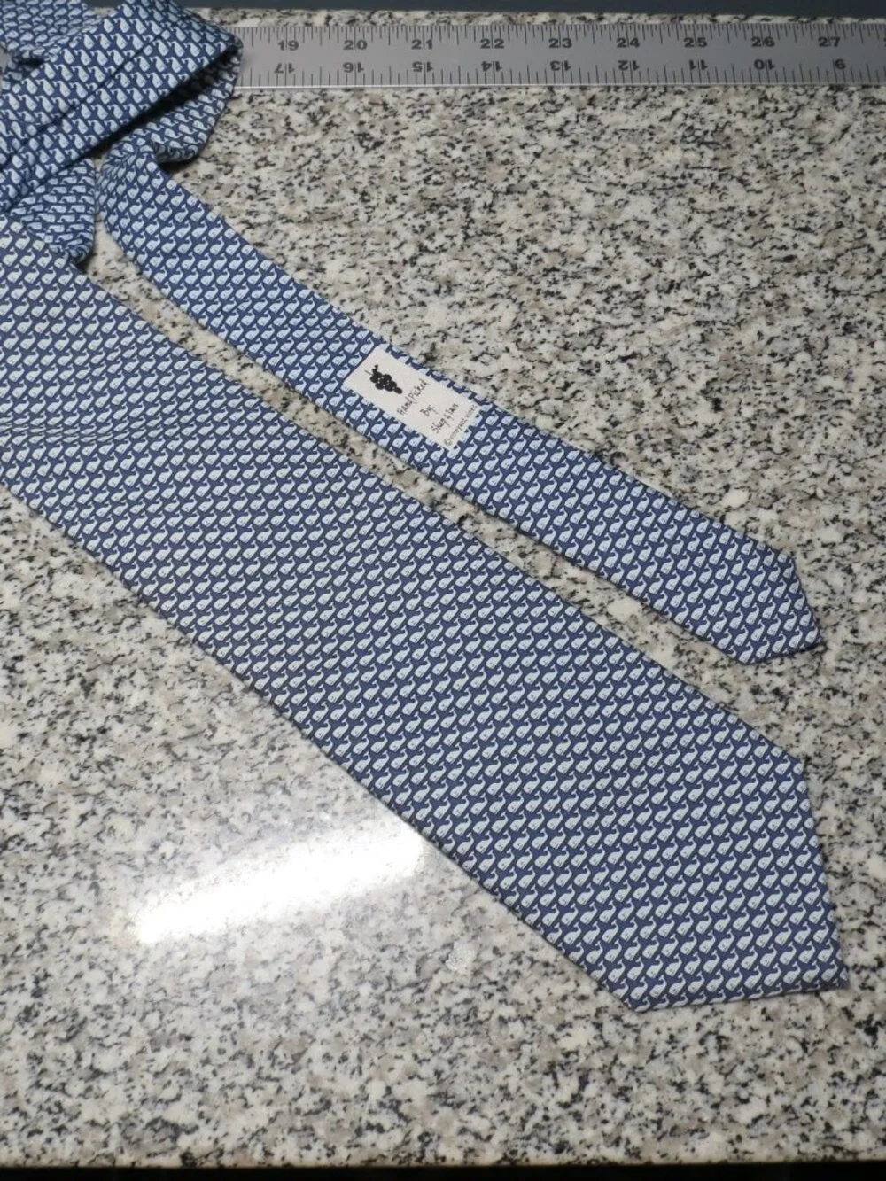 Vineyard Vines Martha’s Vineyard Men’s Tie Whale Motif